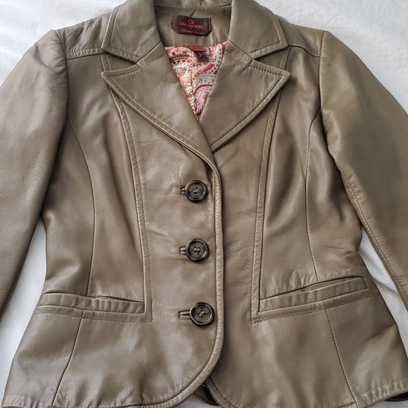 Danier Genuine Leather Jacket - Picture 6 of 8